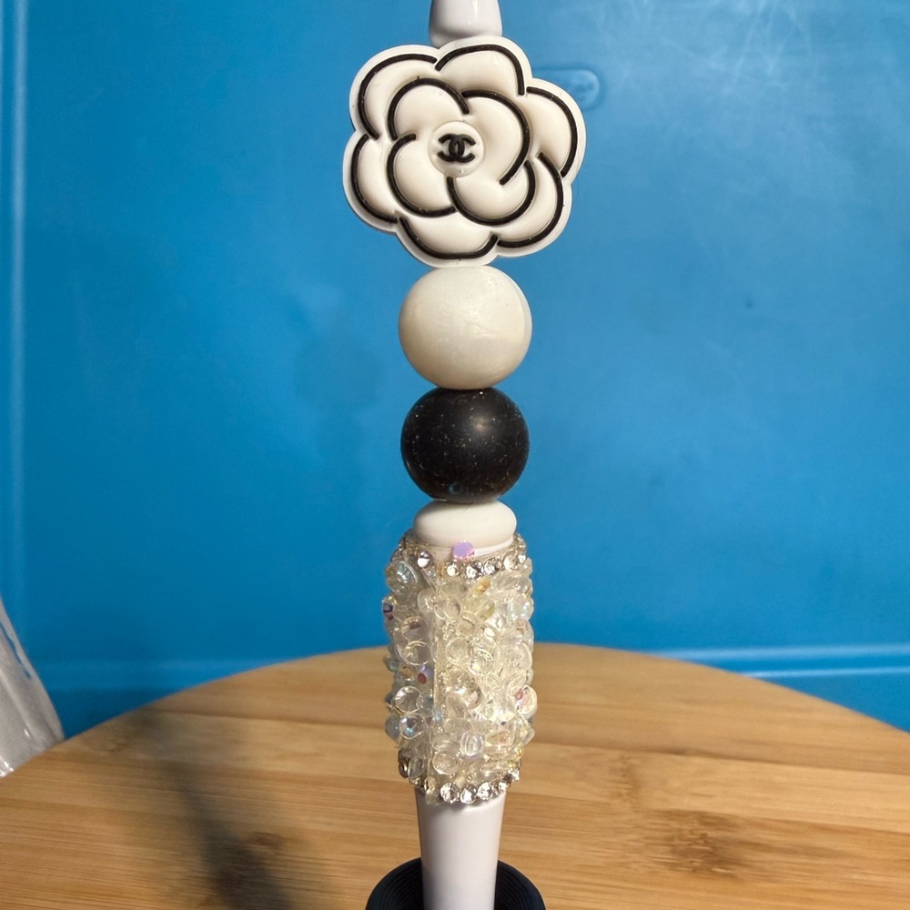 White Camellia Beaded Pen - Picture 3 of 3